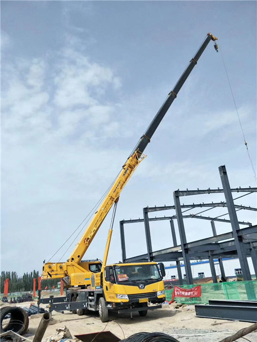 苏仙区超高层建筑钢结构吊装案例